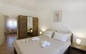 Schöne Wohnung in Umag mit Kleiner Terrasse